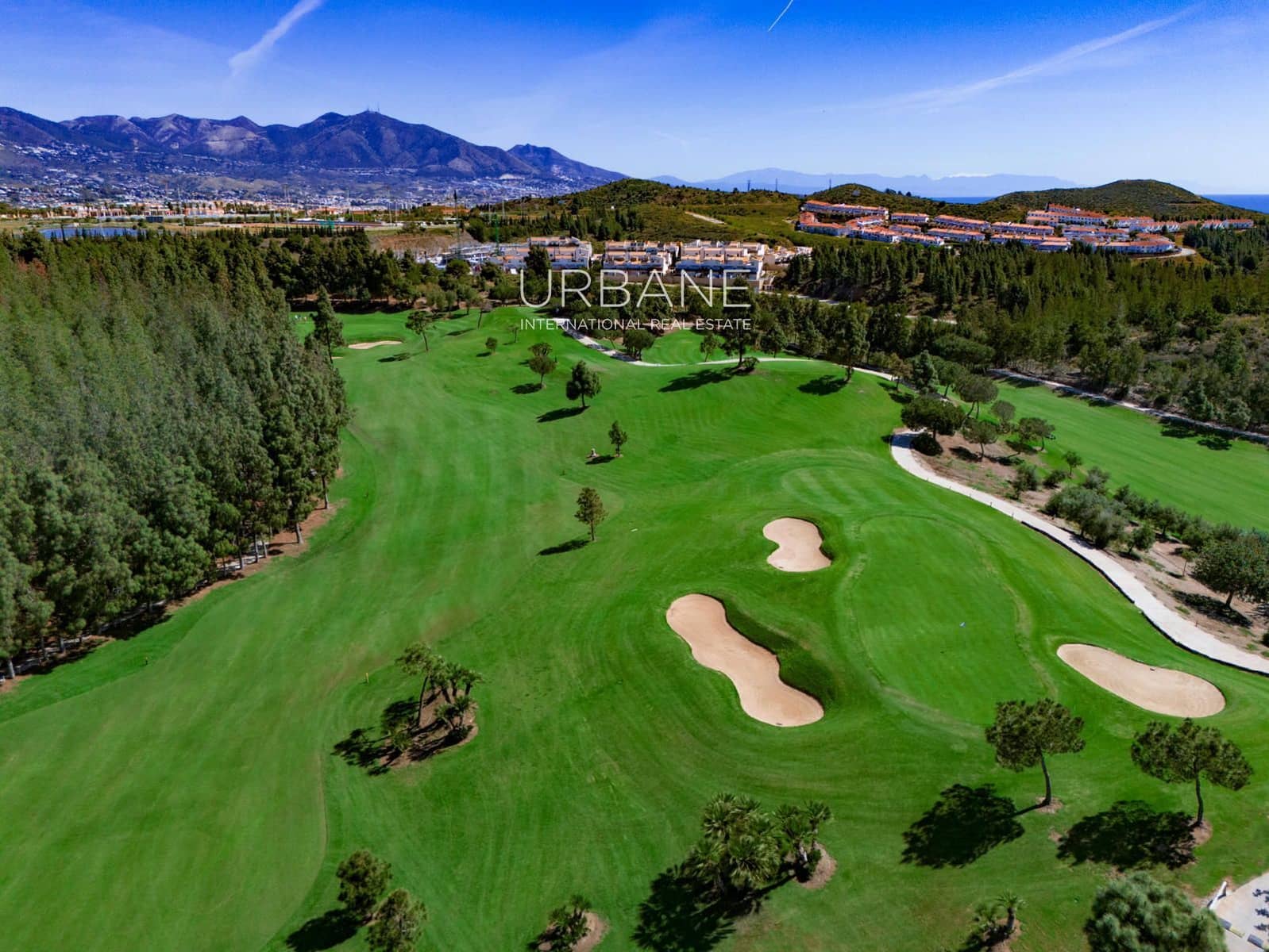2 bedroom Flat for sale in Mijas with pool garage - € 414,000 (Ref: 10007762)