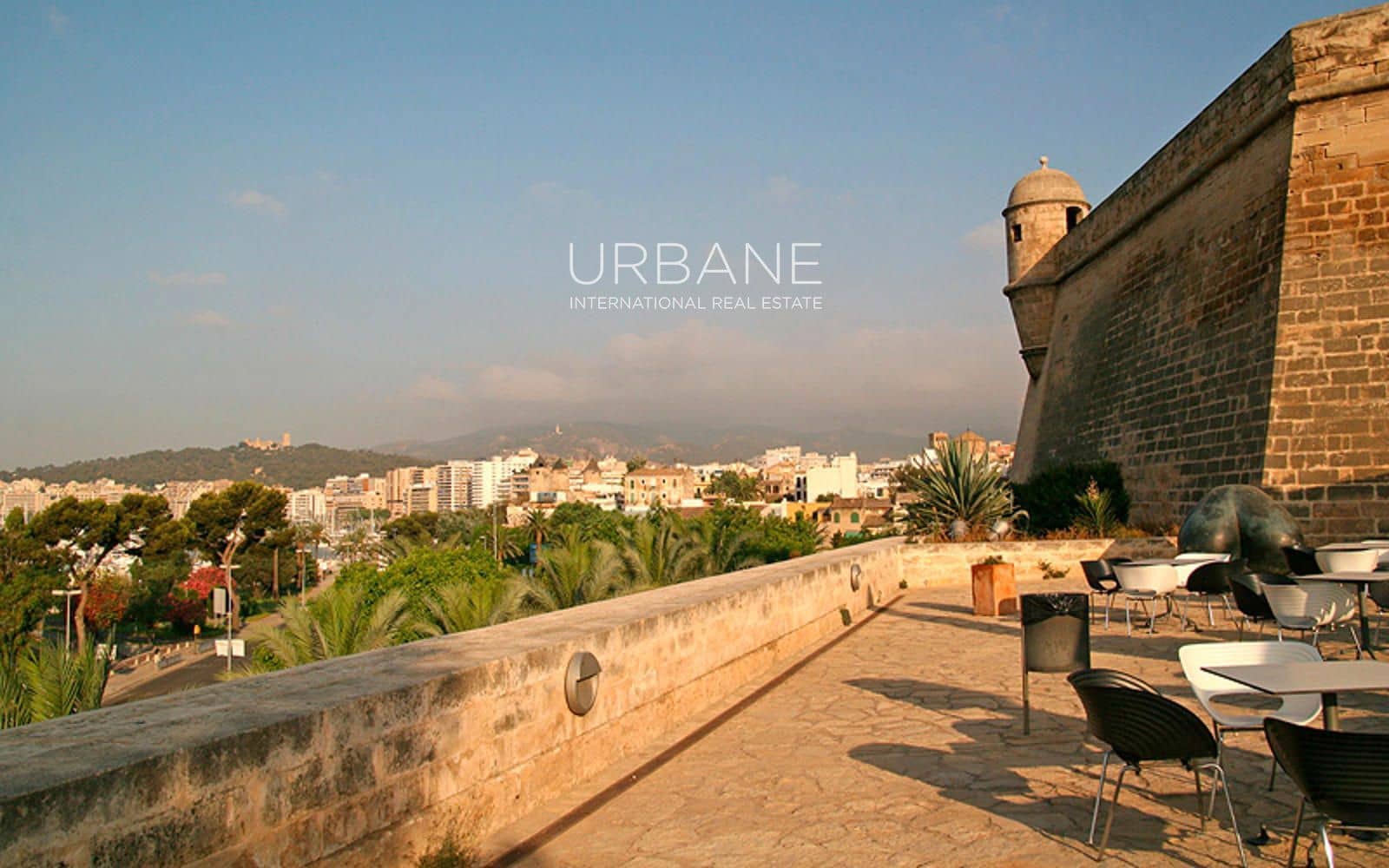 3 bedroom Flat for sale in Palma de Mallorca with garage - € 578,500 (Ref: 10015898)