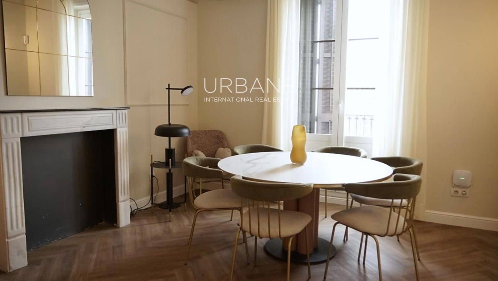 Ático de 3 habitaciones en Barcelona ciudad en venta con piscina - 935.000 € (Ref: 10060637)
