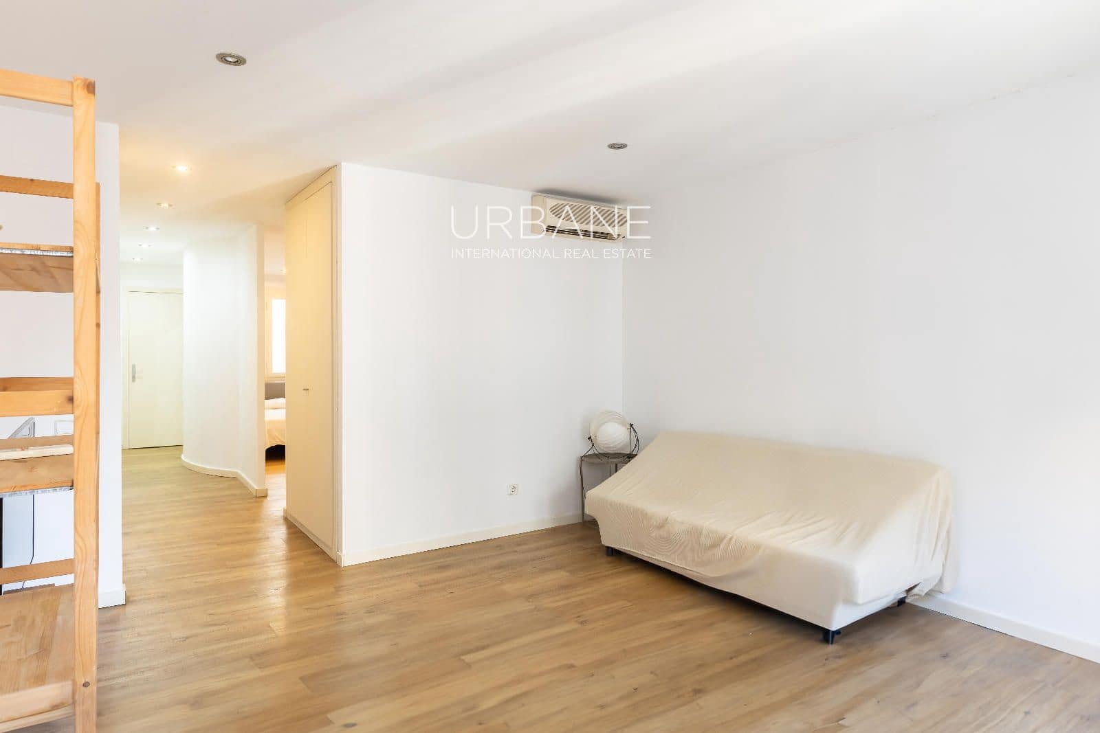 1 sovrum Takvåning till salu i Barcelona stad - 240 000 € (Ref: 10077261)