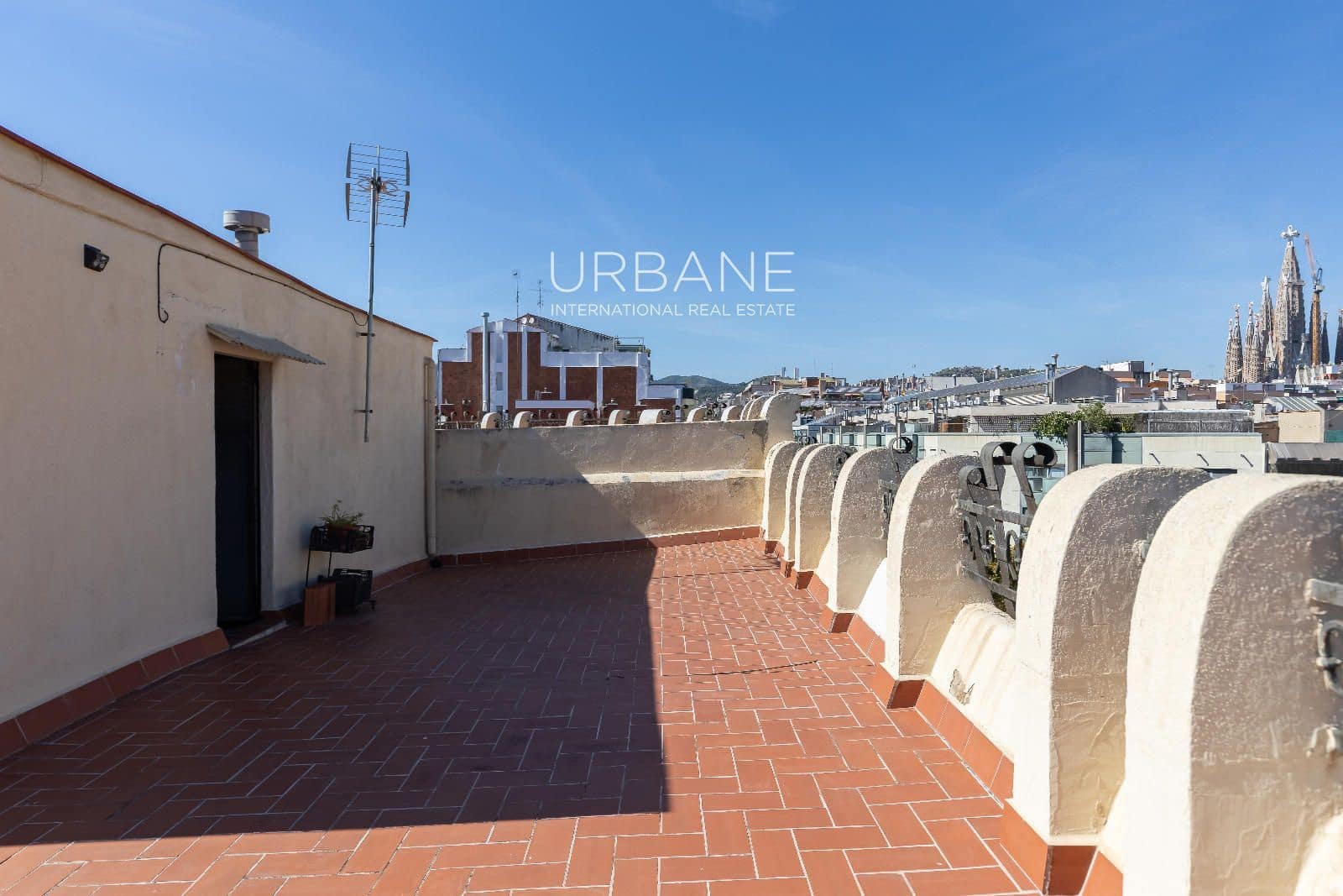 2 soveværelse Penthouse til salg i Barcelona by - € 650.000 (Ref: 10077262)