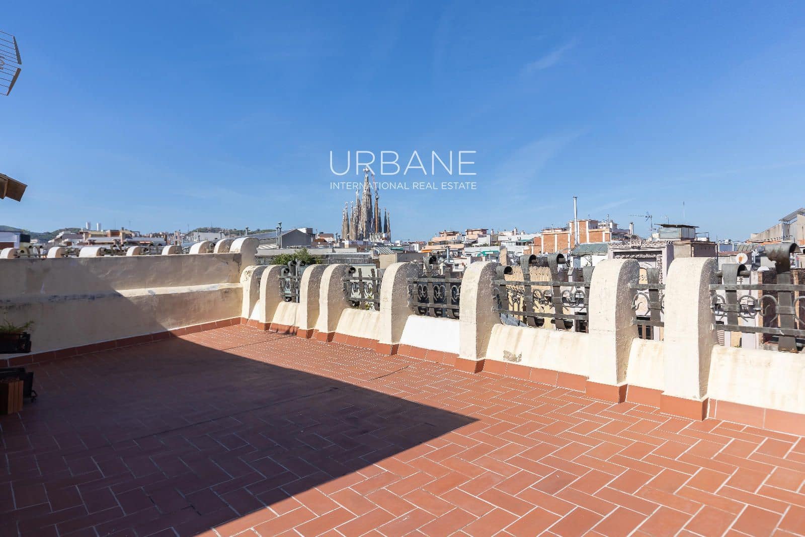 2 soveværelse Penthouse til salg i Barcelona by - € 650.000 (Ref: 10077262)