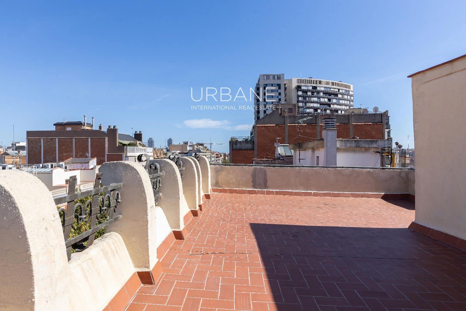 2 soveværelse Penthouse til salg i Barcelona by - € 650.000 (Ref: 10077262)
