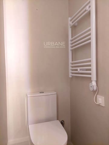 1 slaapkamer Flat te koop in Ciutat Vella, Barcelona stad - € 269.000 (Ref: 10095715)