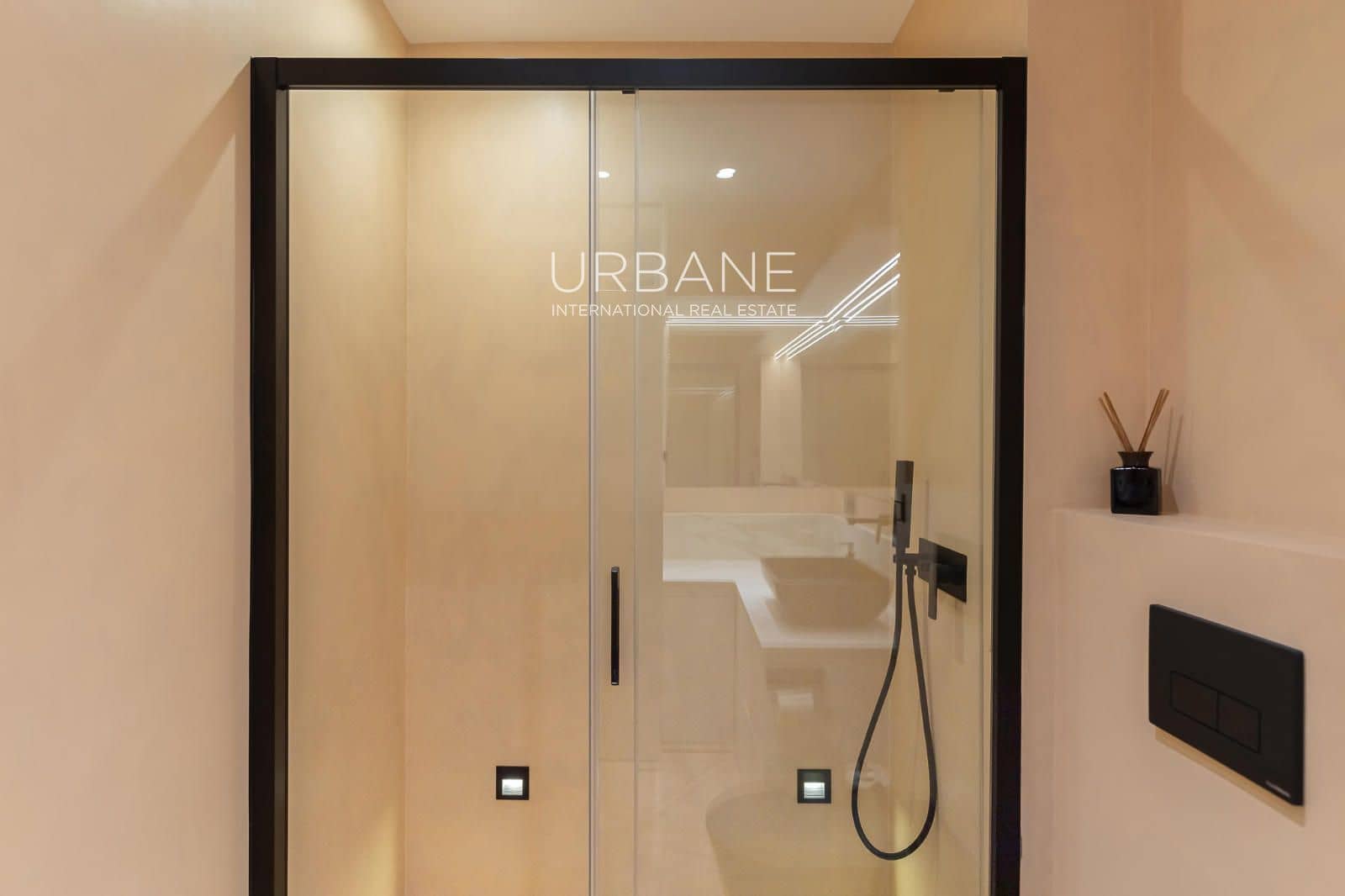 1 soveværelse Penthouse til salg i Barcelona by - € 450.000 (Ref: 10098978)