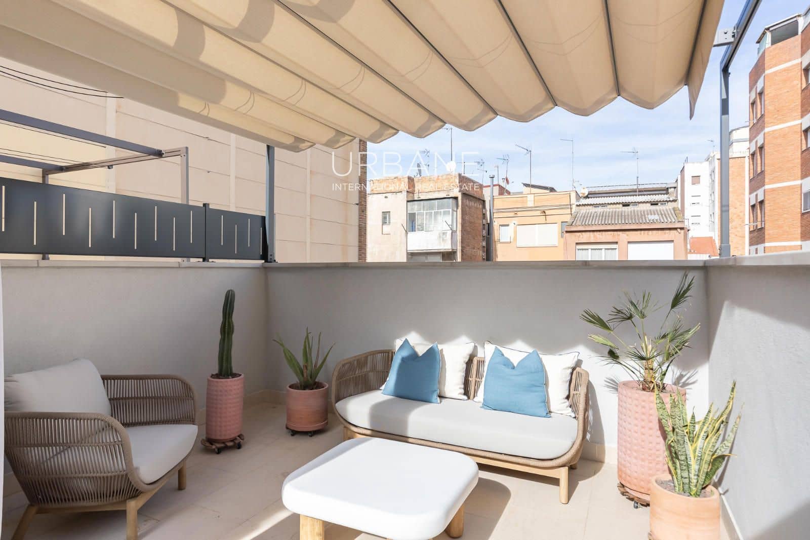 1 soveværelse Penthouse til salg i Barcelona by - € 450.000 (Ref: 10098978)