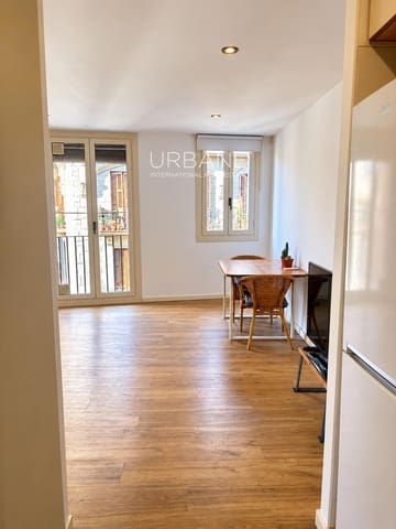 1 makuuhuone Kattohuoneisto myytävänä paikassa El Raval, Barcelona kaupunki - 240 000 € (Ref: 10155873)
