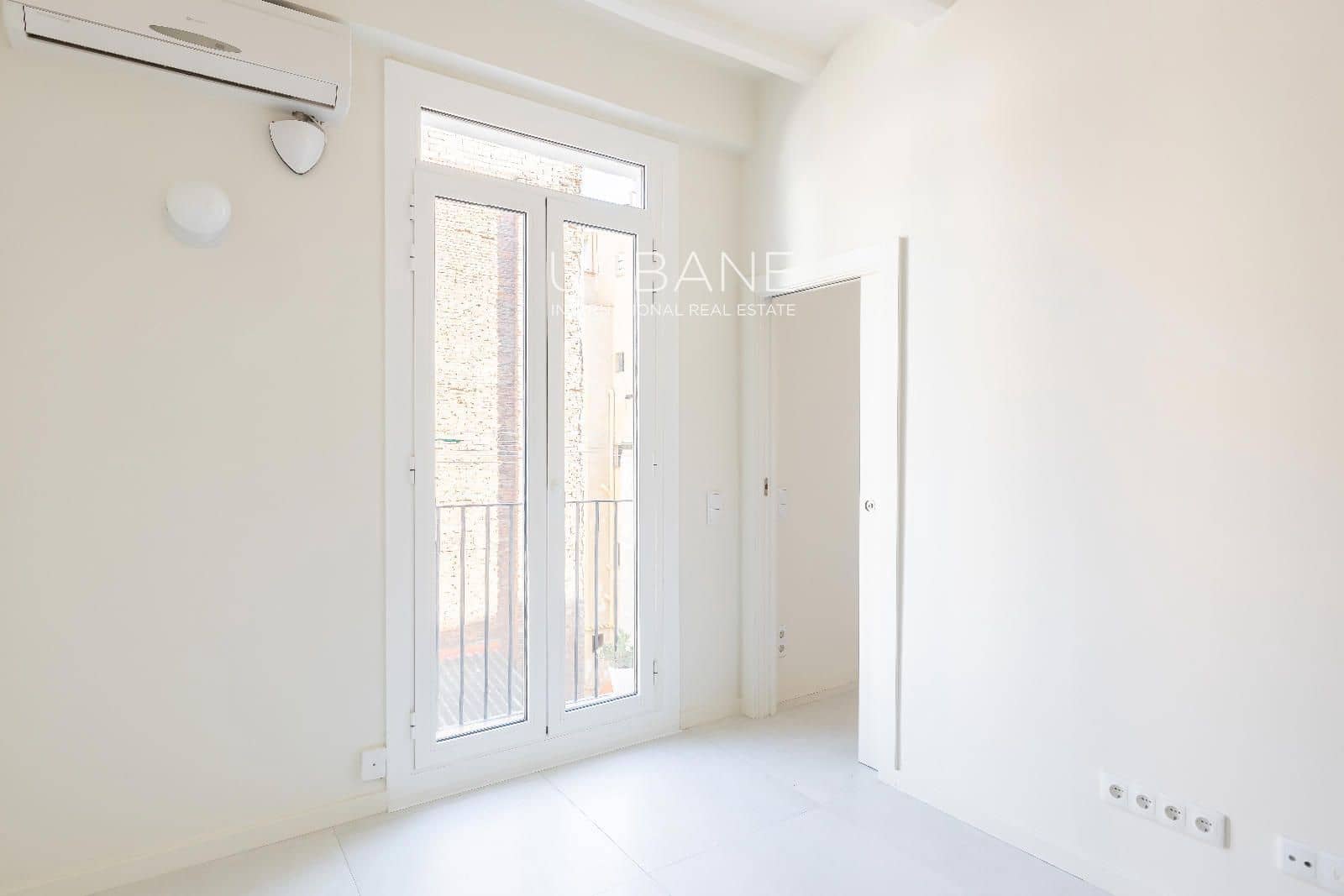 2 chambre Appartement à vendre à Barcelone ville - 240 000 € (Ref: 10156175)