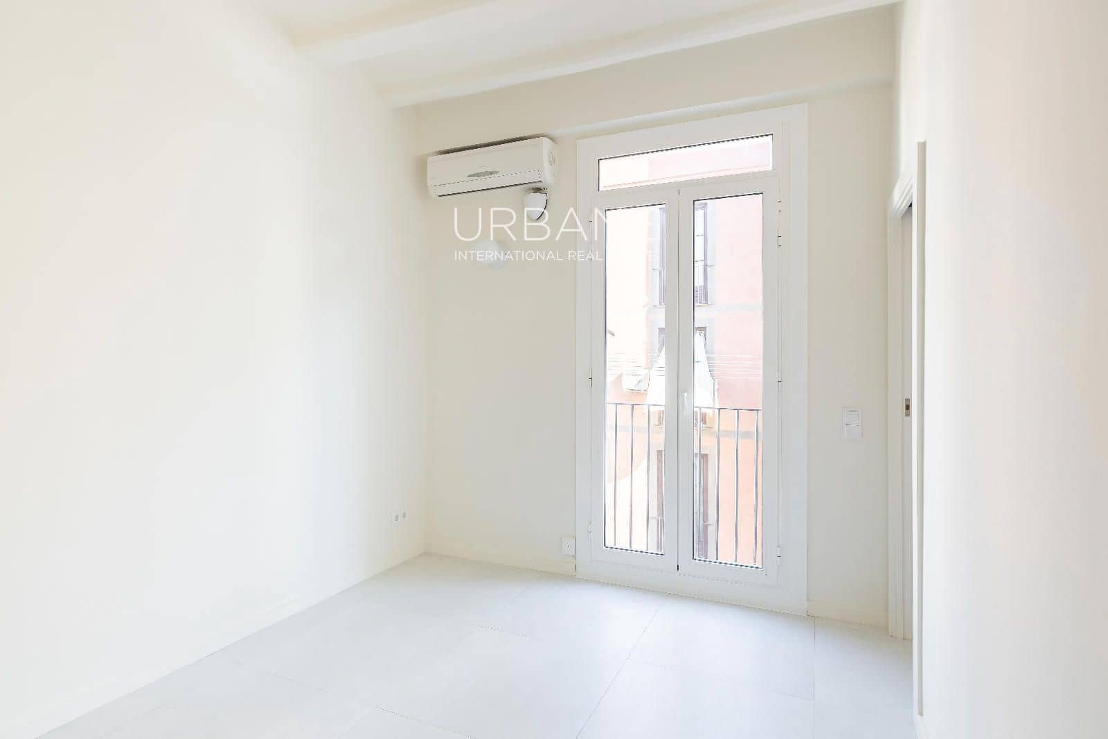 2 chambre Appartement à vendre à Barcelone ville - 240 000 € (Ref: 10156175)