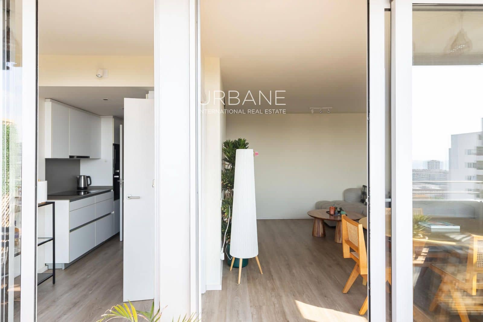 2 soverom Leilighet til salgs i Barcelona by med svømmebasseng garasje - € 849 000 (Ref: 10160782)