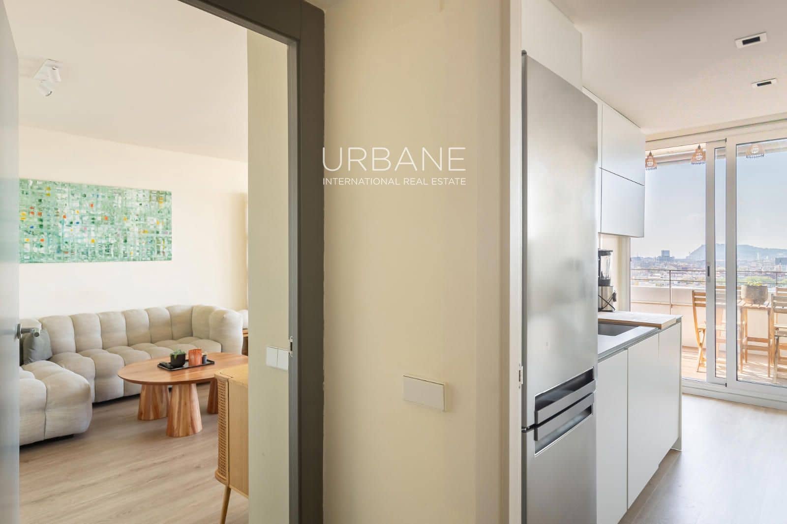 2 soverom Leilighet til salgs i Barcelona by med svømmebasseng garasje - € 849 000 (Ref: 10160782)