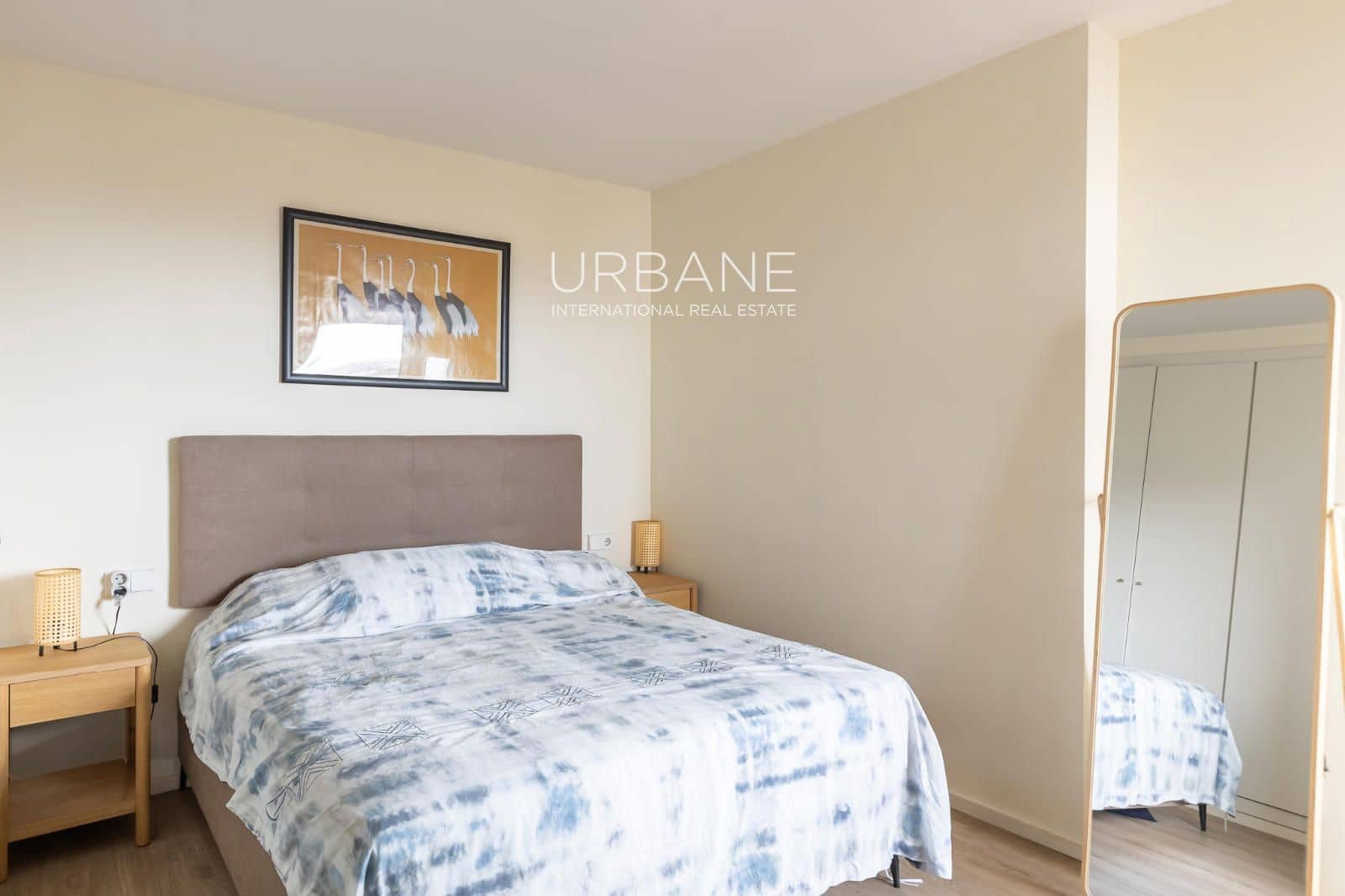 2 soverom Leilighet til salgs i Barcelona by med svømmebasseng garasje - € 849 000 (Ref: 10160782)