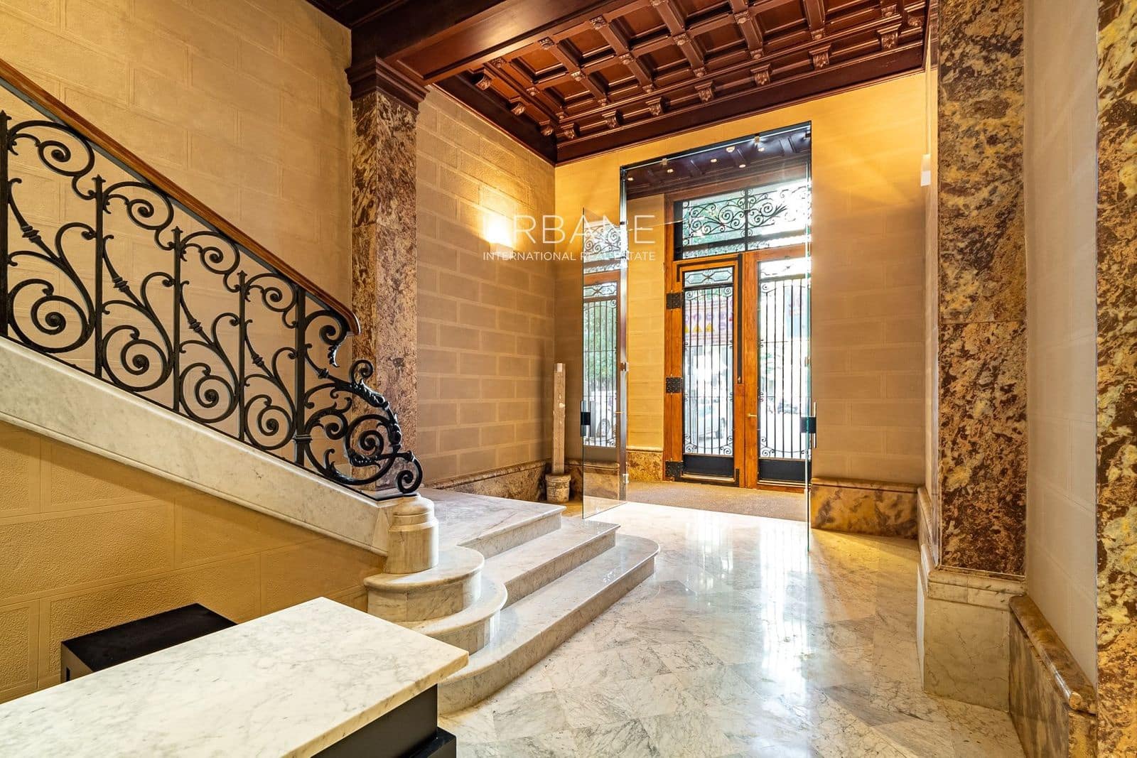 2 bedroom Flat for sale in Barcelona city - € 1,400,000 (Ref: 5981178)