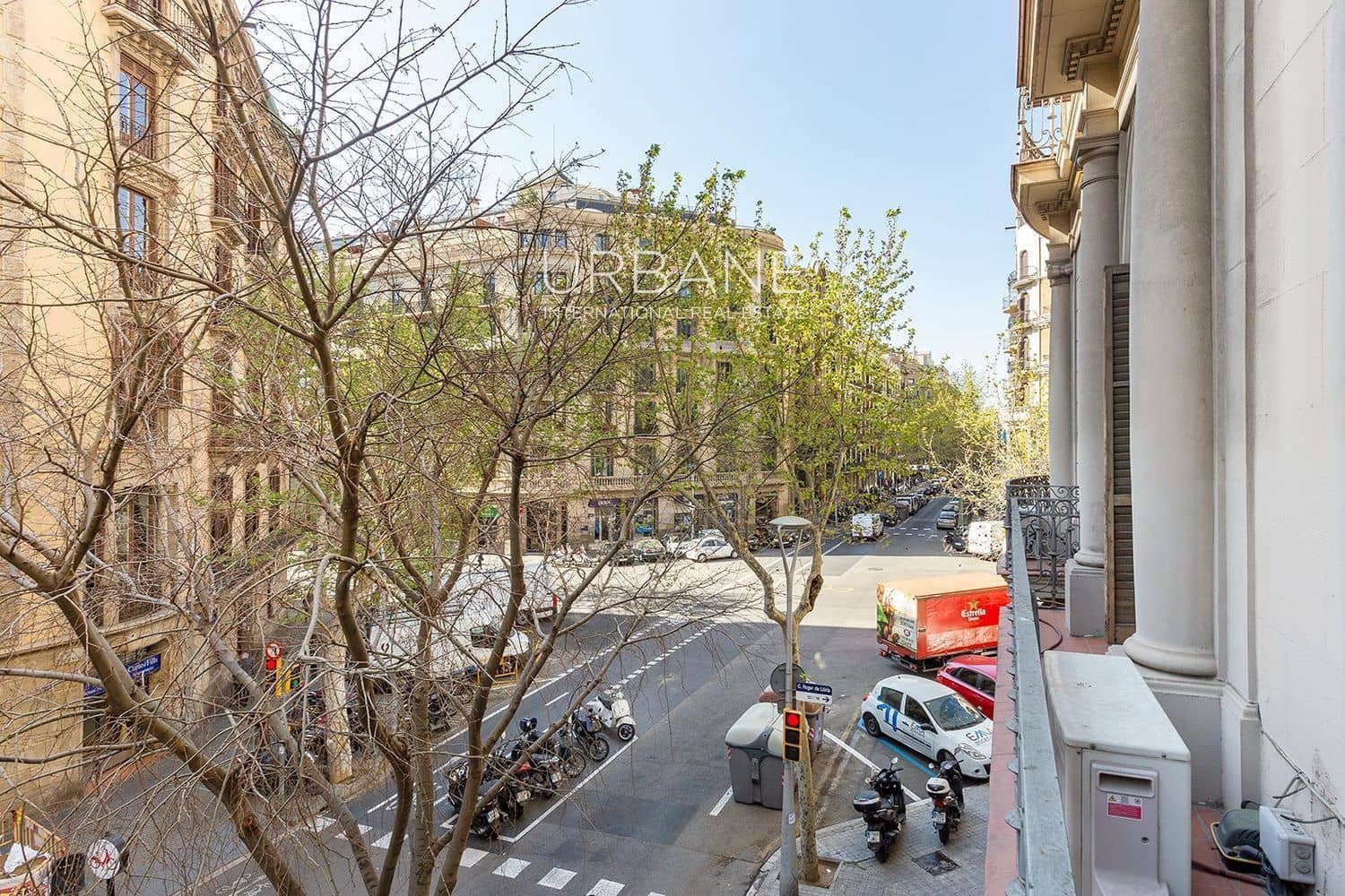 14 soverom Leilighet til salgs i Barcelona by med garasje - € 3 590 000 (Ref: 6011704)
