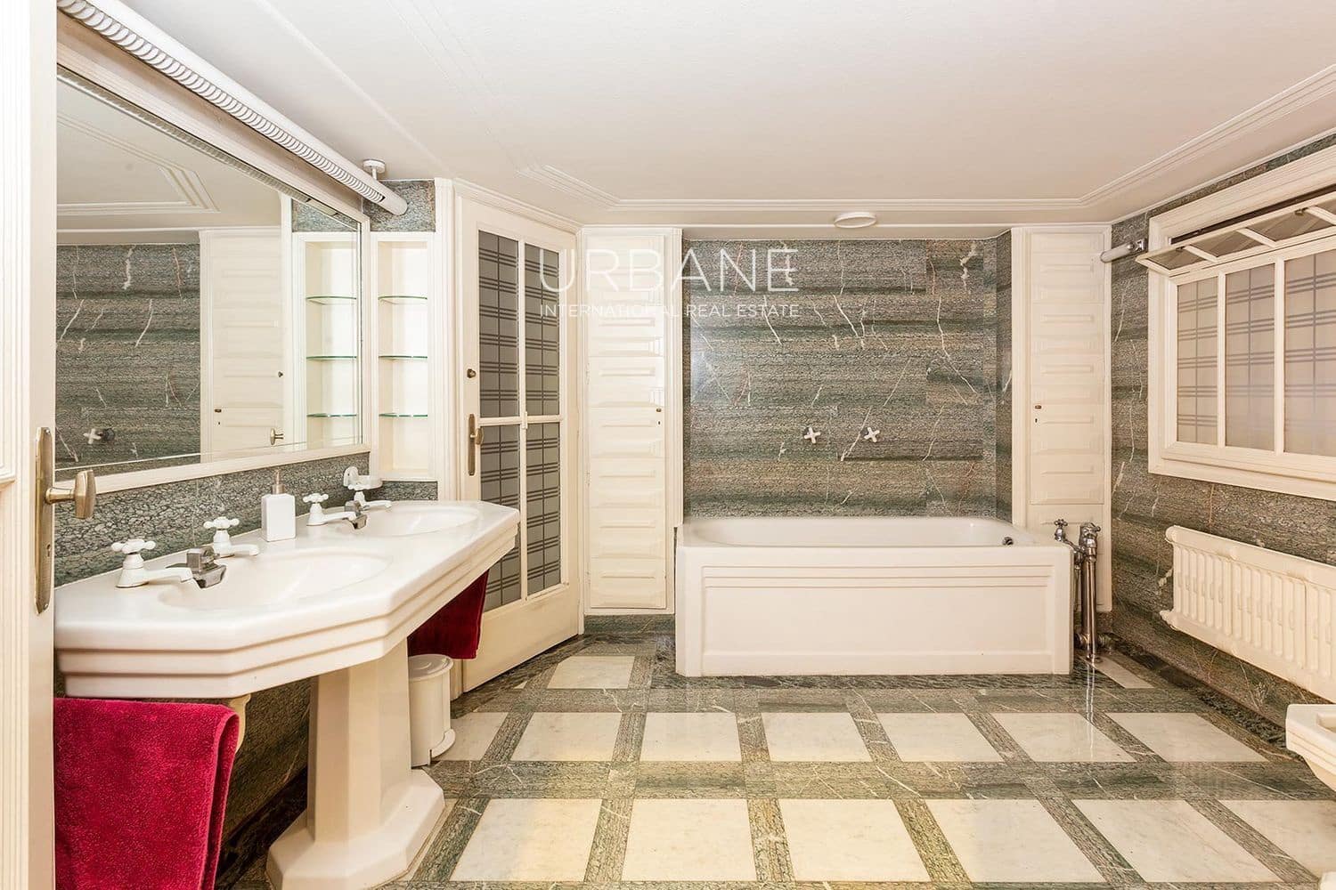 14 soverom Leilighet til salgs i Barcelona by med garasje - € 3 590 000 (Ref: 6011704)