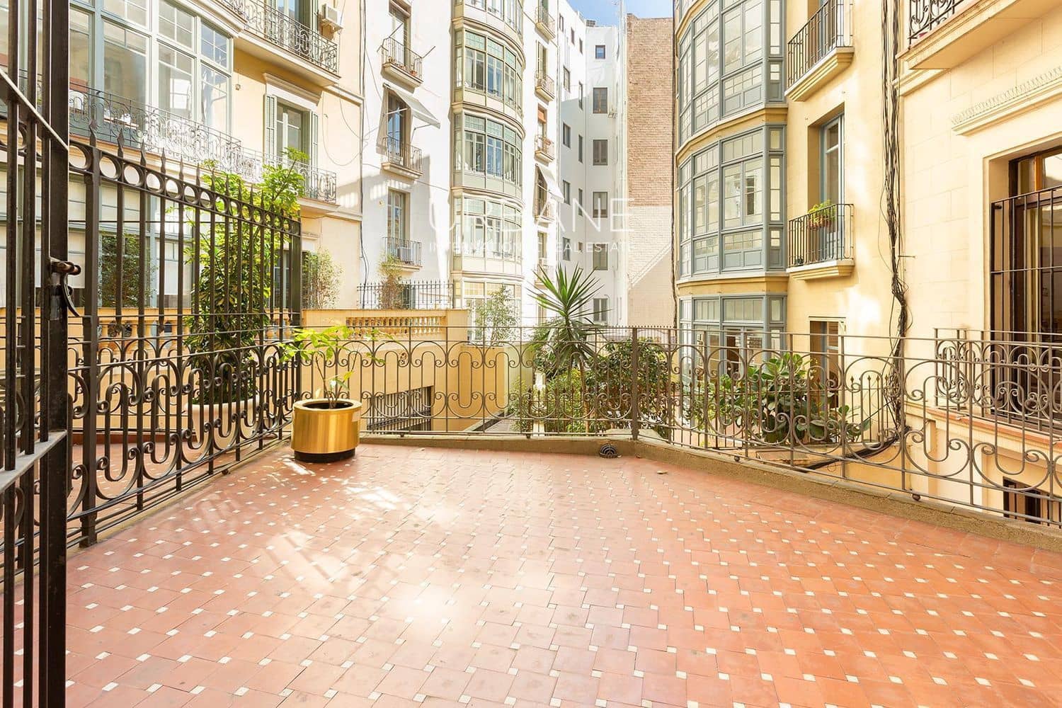 14 soverom Leilighet til salgs i Barcelona by med garasje - € 3 590 000 (Ref: 6011704)