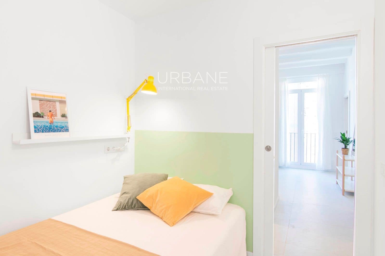 2 bedroom Flat for sale in Barcelona city - € 260,000 (Ref: 7302280)
