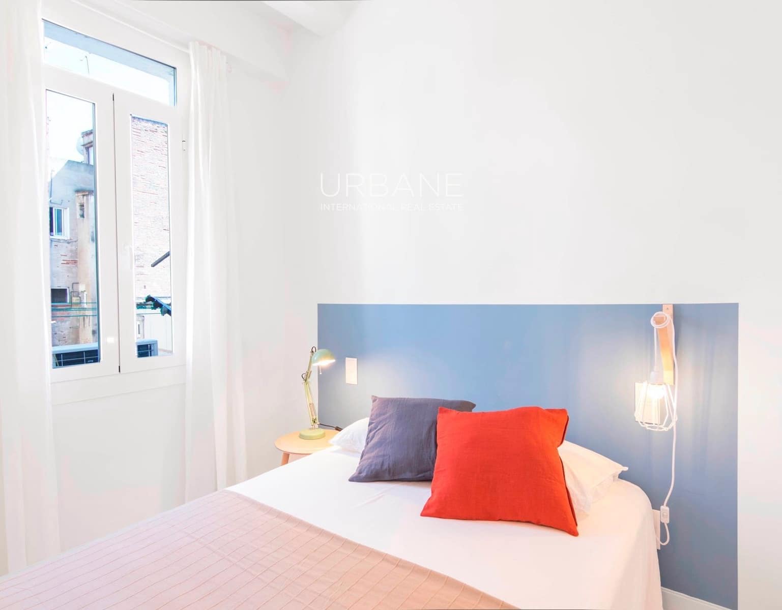 2 bedroom Flat for sale in Barcelona city - € 260,000 (Ref: 7302280)