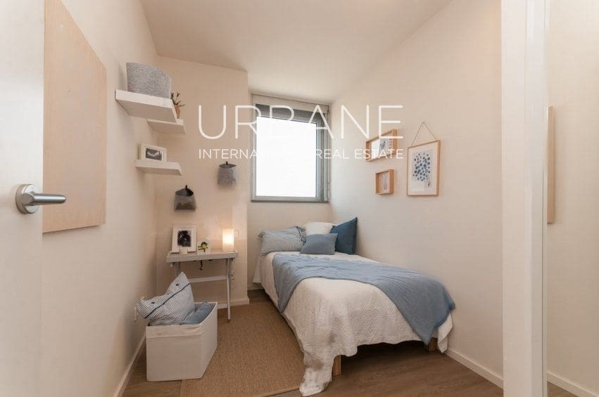 3 sypialnia Mieszkanie na sprzedaż w Miasto Barcelona z basenem garażem - 920 000 € (Ref: 7650987)