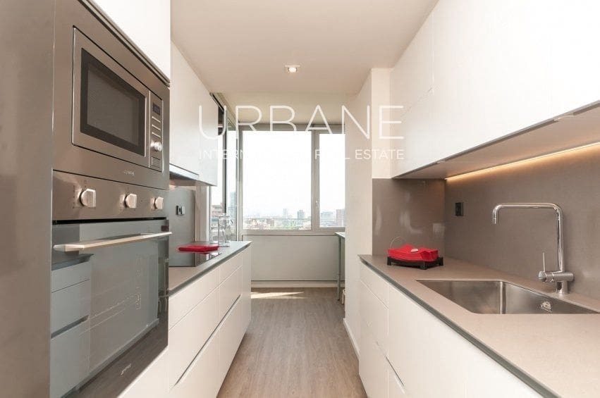 3 sypialnia Mieszkanie na sprzedaż w Miasto Barcelona z basenem garażem - 920 000 € (Ref: 7650987)