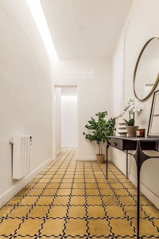 3 chambre Appartement à vendre à Eixample, Barcelone ville - 720 000 € (Ref: 8569387)