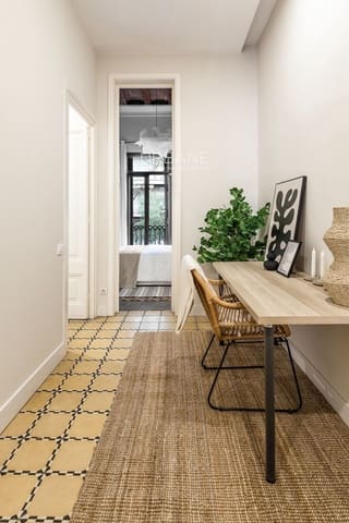 3 chambre Appartement à vendre à Eixample, Barcelone ville - 720 000 € (Ref: 8569387)