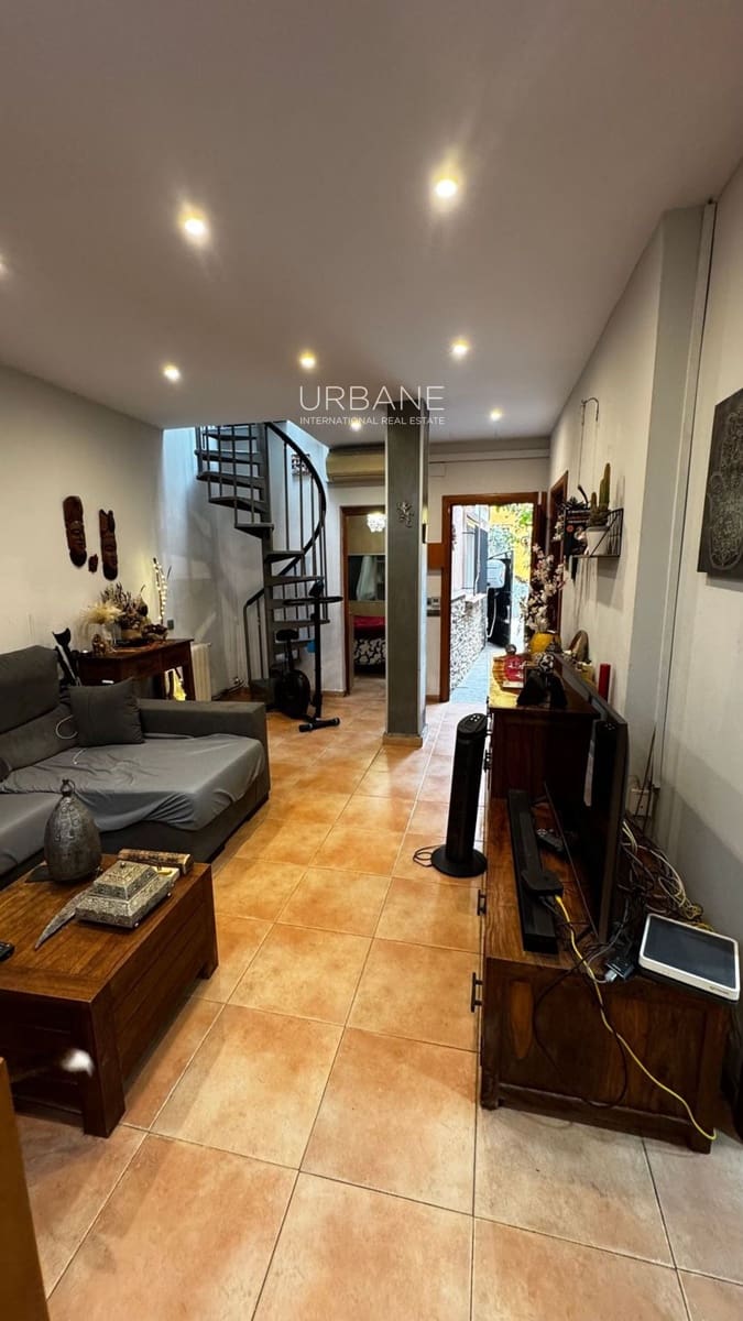 3 slaapkamer Villa te koop in Barcelona stad - € 460.000 (Ref: 8596110)