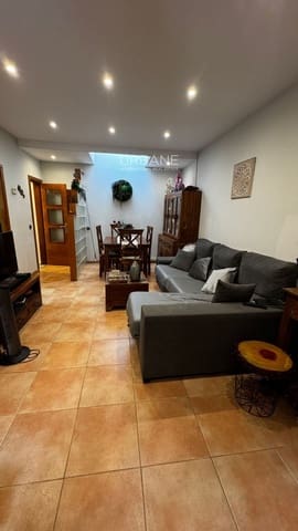 3 slaapkamer Villa te koop in Sant Martí, Barcelona stad - € 460.000 (Ref: 8596110)