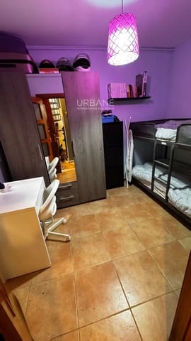 3 slaapkamer Villa te koop in Sant Martí, Barcelona stad - € 460.000 (Ref: 8596110)