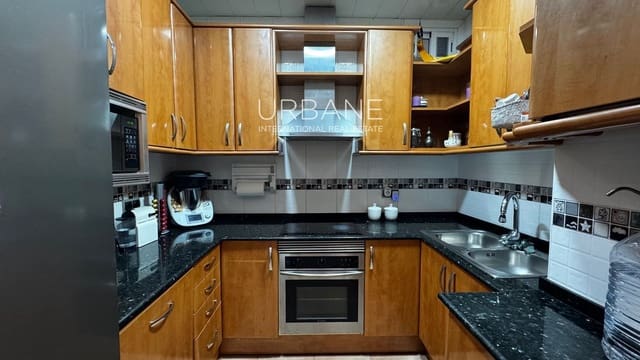 3 slaapkamer Villa te koop in Sant Martí, Barcelona stad - € 460.000 (Ref: 8596110)