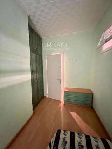 3 sovrum Lägenhet att hyra i Ciutat Vella, Barcelona stad - 1 500 € (Ref: 8624204)