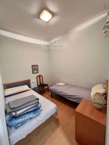 3 sovrum Lägenhet att hyra i Ciutat Vella, Barcelona stad - 1 500 € (Ref: 8624204)