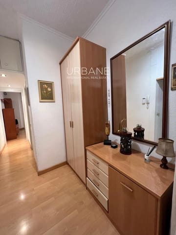 3 sovrum Lägenhet att hyra i Ciutat Vella, Barcelona stad - 1 500 € (Ref: 8624204)