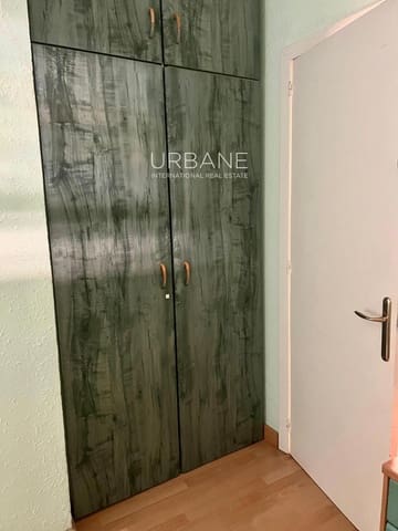 3 sovrum Lägenhet att hyra i Ciutat Vella, Barcelona stad - 1 500 € (Ref: 8624204)