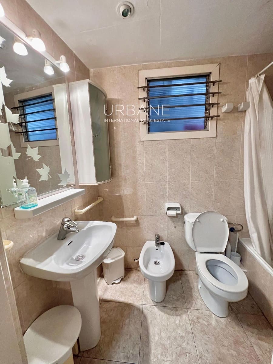 3 sovrum Lägenhet att hyra i Barcelona stad - 1 500 € (Ref: 8624204)