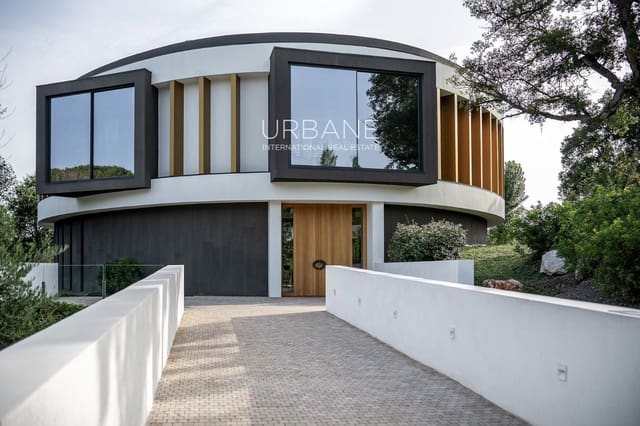 3 bedroom Villa for sale in Caldes de Malavella with pool garage - € 4,995,000 (Ref: 8710055)