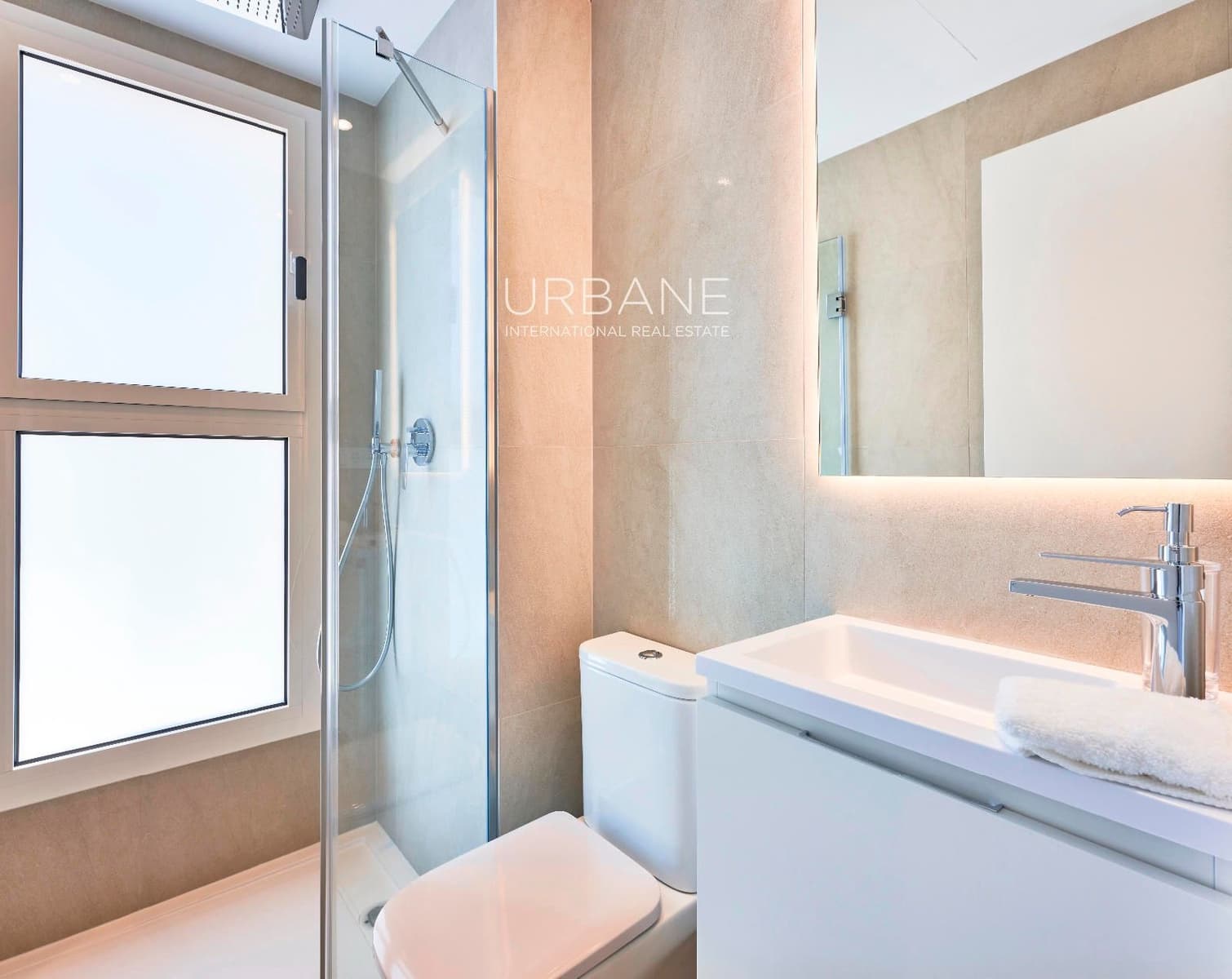 Piso de 2 habitaciones en Cala d'Or en venta con piscina - 398.000 € (Ref: 8863264)