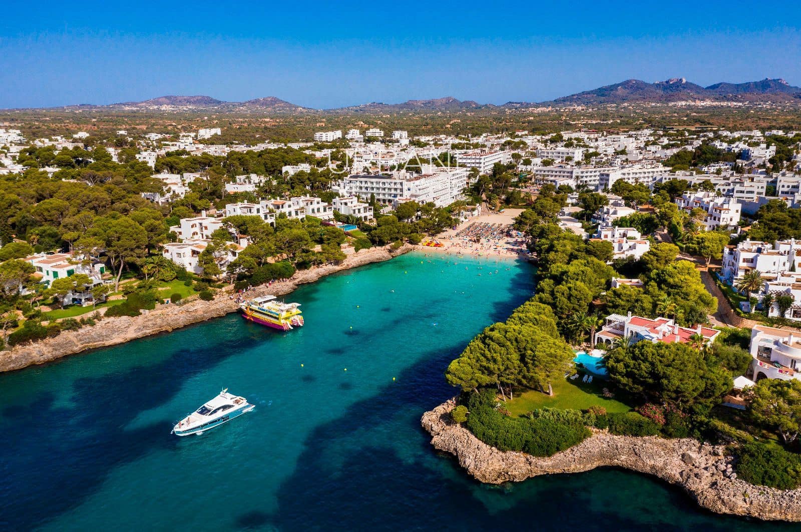 Piso de 2 habitaciones en Cala d'Or en venta con piscina - 398.000 € (Ref: 8863264)