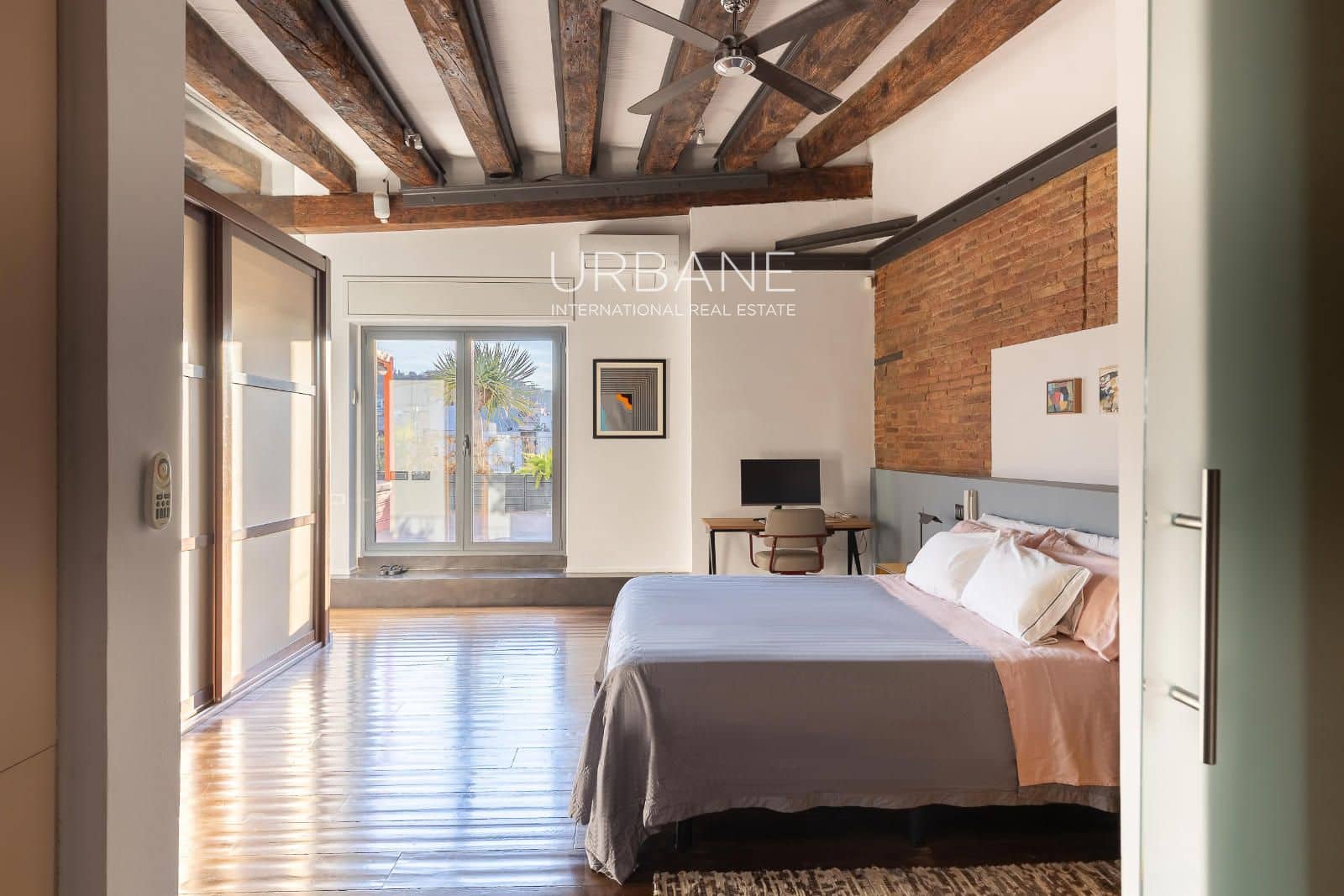 2 soveværelse Penthouse til salg i Barcelona by - € 1.274.000 (Ref: 8899836)