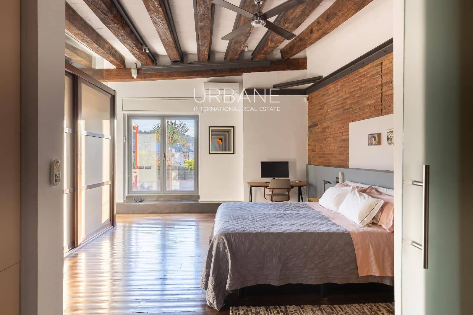 2 soveværelse Penthouse til salg i Barcelona by - € 1.274.000 (Ref: 8899836)