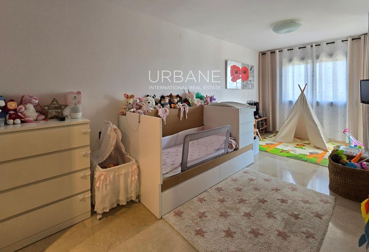 4 chambre Villa/Maison à vendre à Barcelone ville avec piscine garage - 590 000 € (Ref: 8901325)