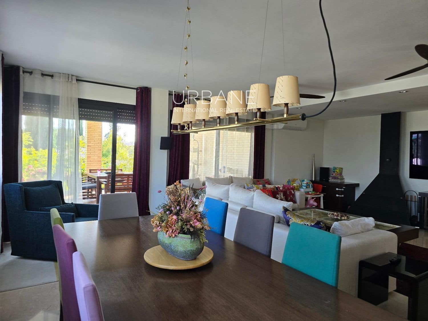 4 chambre Villa/Maison à vendre à Barcelone ville avec piscine garage - 590 000 € (Ref: 8901325)