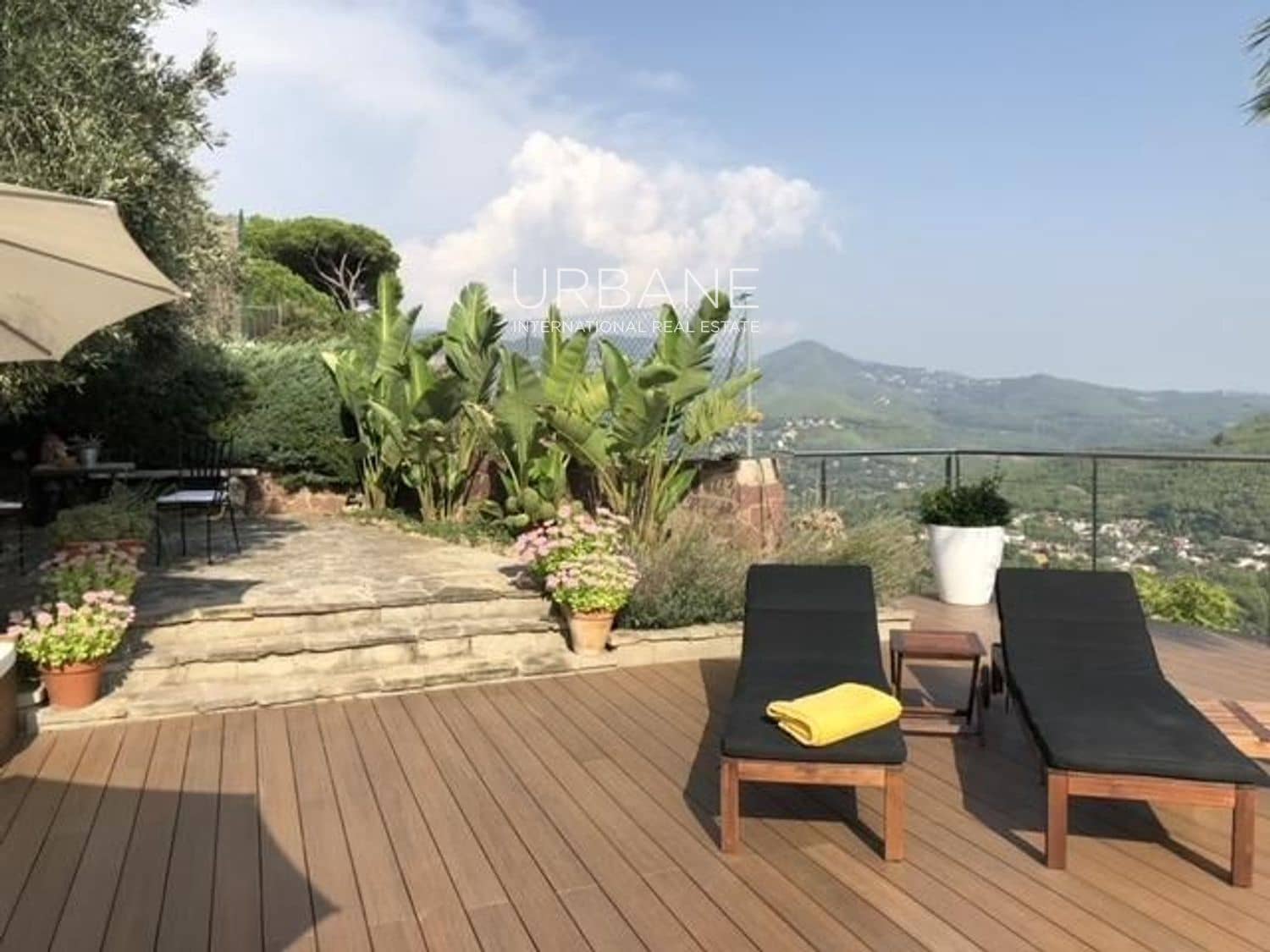 4 chambre Villa/Maison à vendre à Barcelone ville avec piscine garage - 590 000 € (Ref: 8901325)