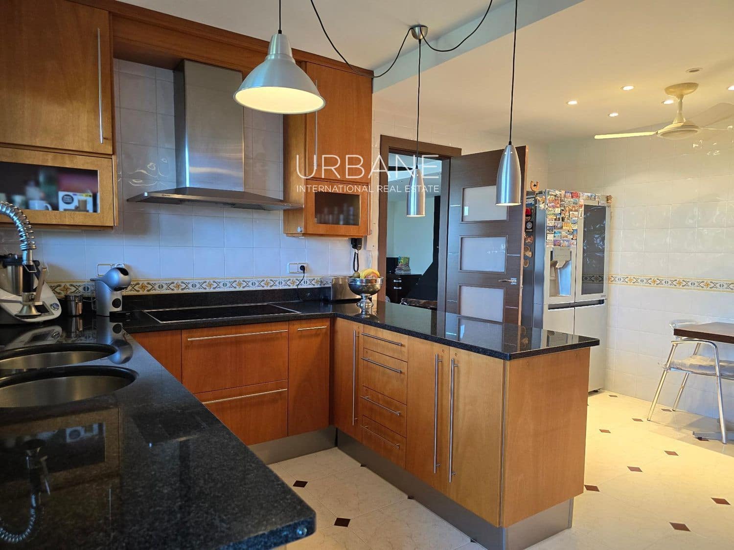 4 chambre Villa/Maison à vendre à Barcelone ville avec piscine garage - 590 000 € (Ref: 8901325)