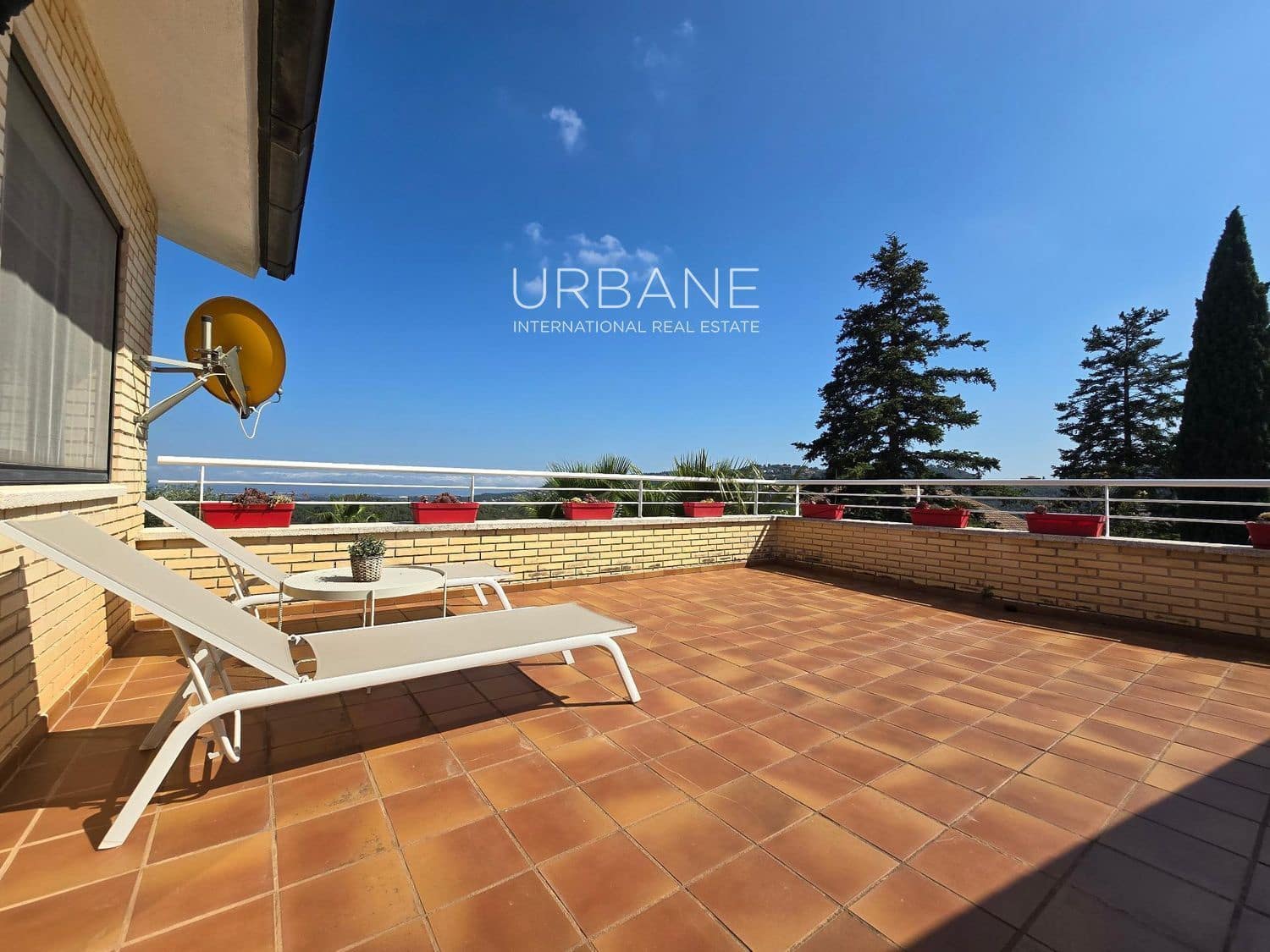 4 chambre Villa/Maison à vendre à Barcelone ville avec piscine garage - 590 000 € (Ref: 8901325)