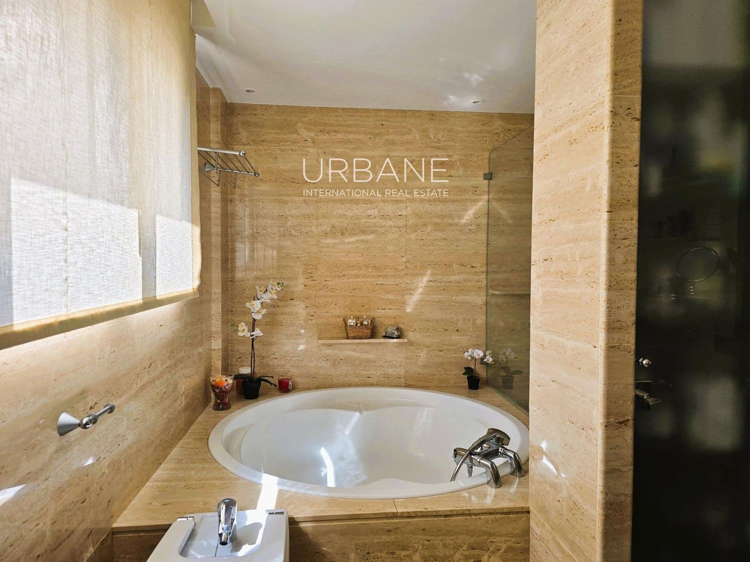 4 chambre Villa/Maison à vendre à Barcelone ville avec piscine garage - 590 000 € (Ref: 8901325)