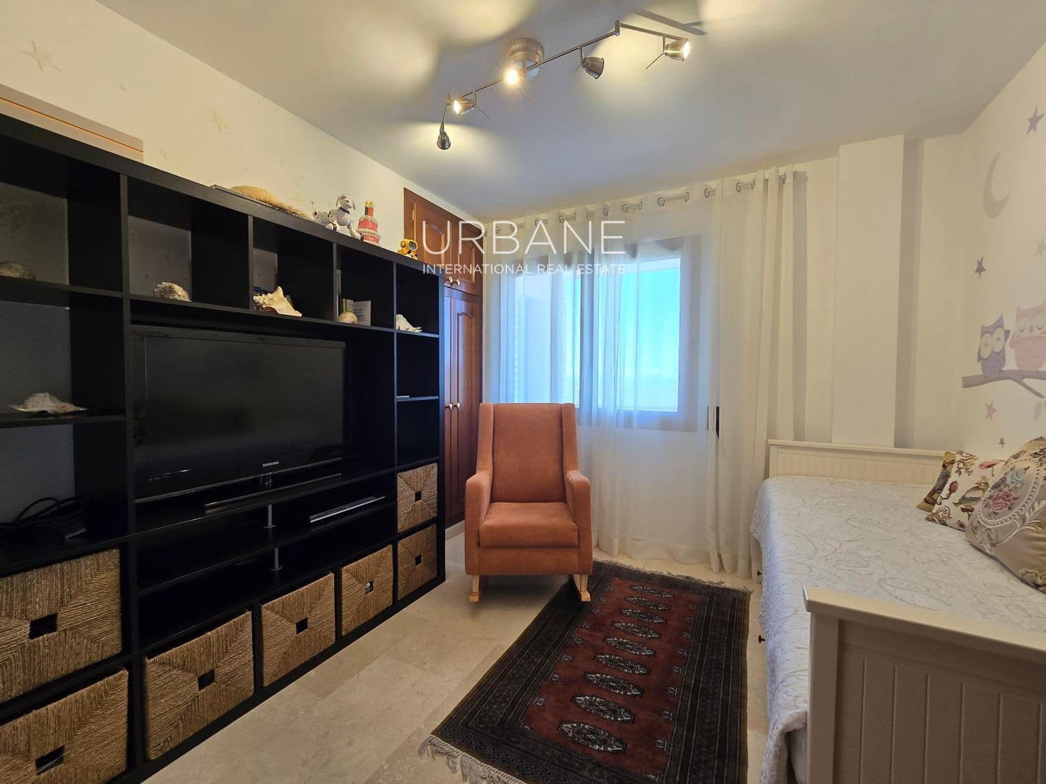 4 chambre Villa/Maison à vendre à Barcelone ville avec piscine garage - 590 000 € (Ref: 8901325)