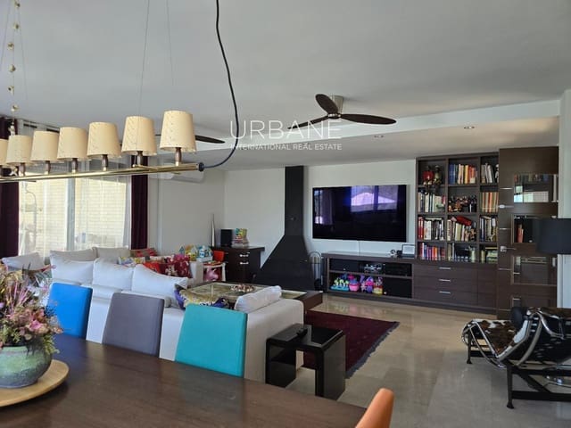 4 sypialnia Willa na sprzedaż w Miasto Barcelona z basenem garażem - 590 000 € (Ref: 8901325)