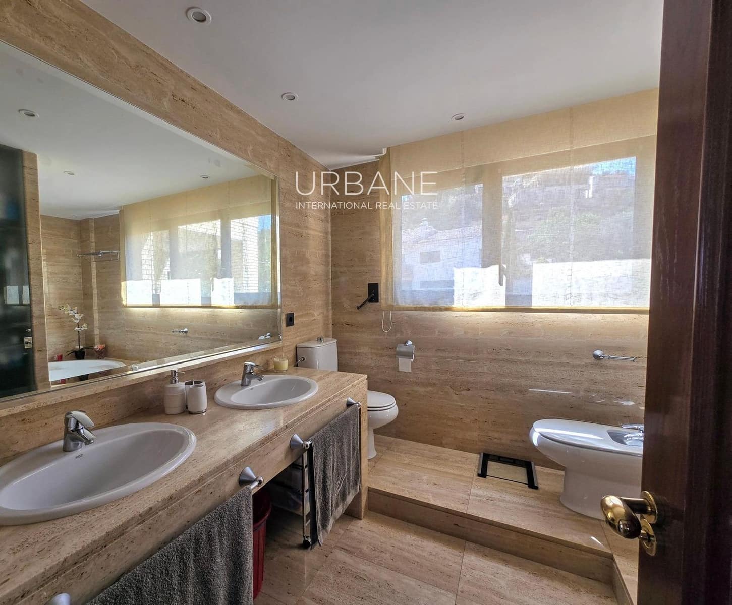 4 chambre Villa/Maison à vendre à Barcelone ville avec piscine garage - 590 000 € (Ref: 8901325)