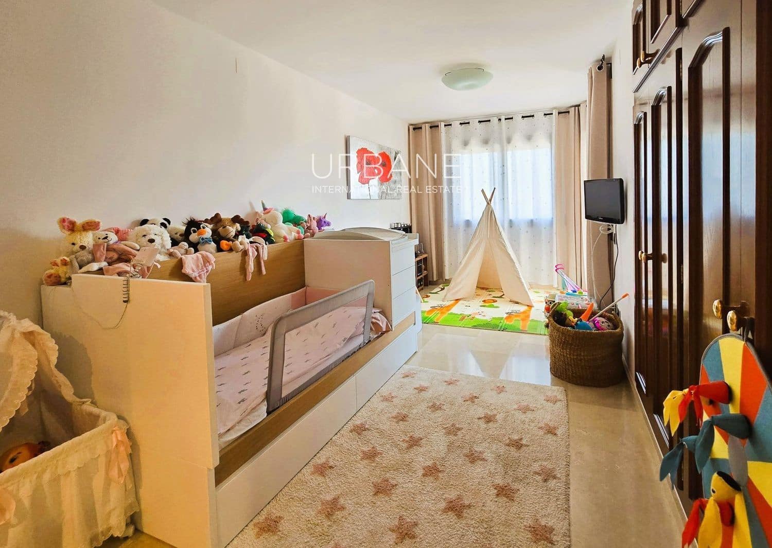 4 chambre Villa/Maison à vendre à Barcelone ville avec piscine garage - 590 000 € (Ref: 8901325)